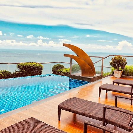 The Peak Towers Pattaya Appartement Buitenkant foto