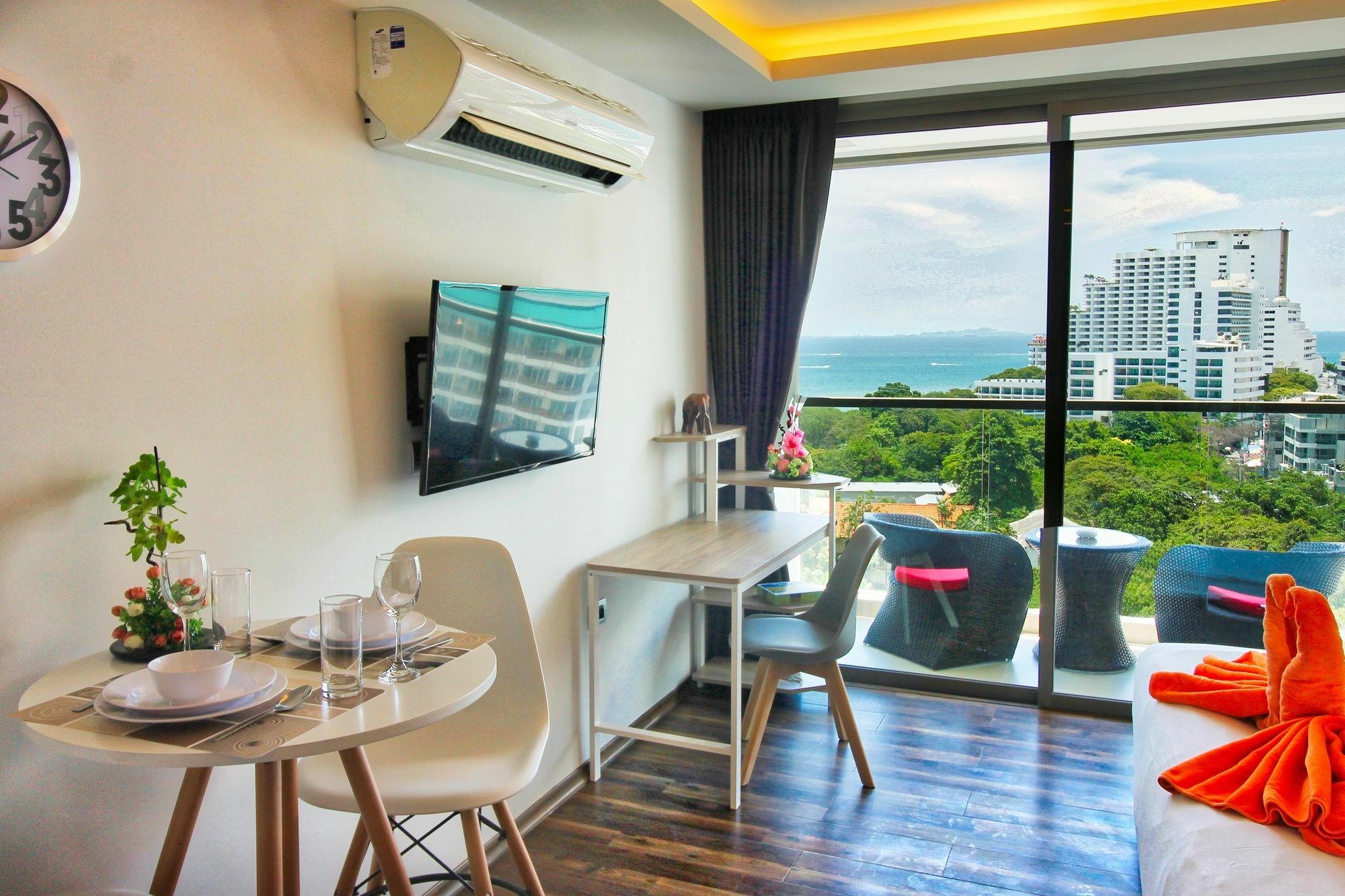 The Peak Towers Pattaya Appartement Buitenkant foto