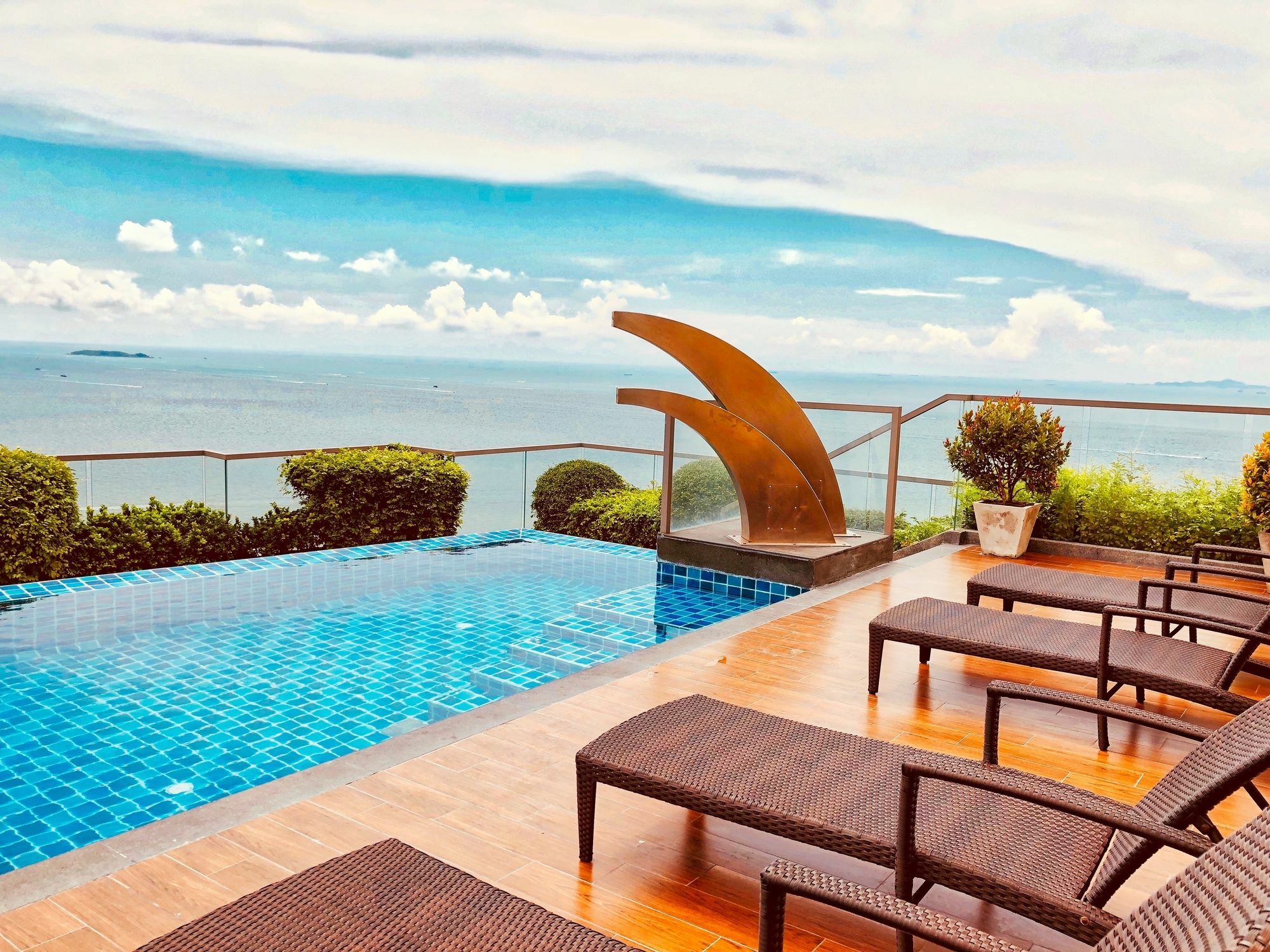 The Peak Towers Pattaya Appartement Buitenkant foto
