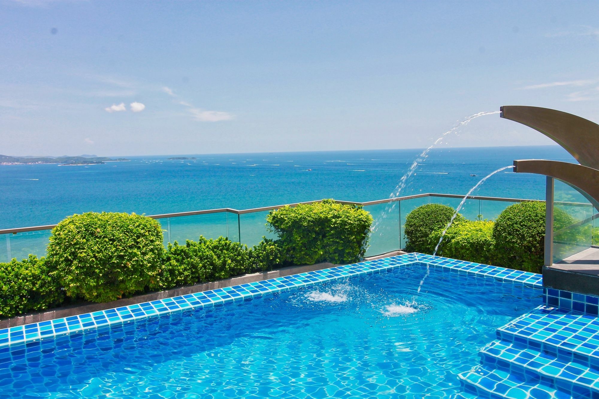 The Peak Towers Pattaya Appartement Buitenkant foto